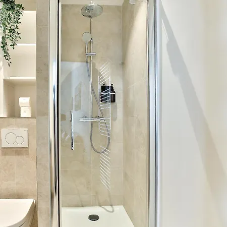 Marais Elegance - Two Bedrooms *