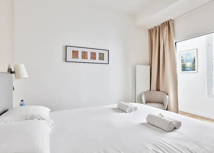Marais Elegance - Two Bedrooms *