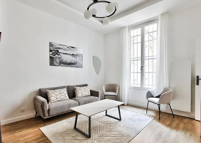 Marais Elegance - Two Bedrooms Париж