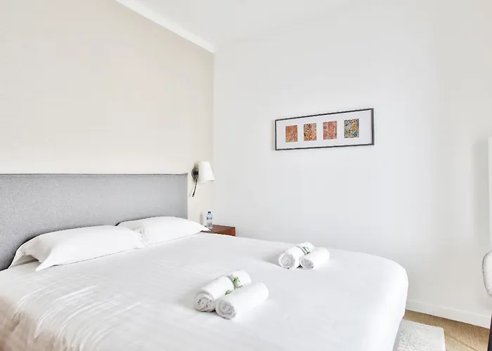 Апартаменты Marais Elegance - Two Bedrooms *